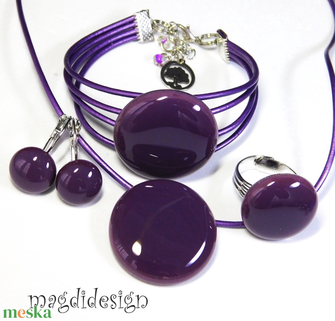 Sötétlila üvegékszer szett, nyaklánc, karkötő, gyűrű, kapcsos fülbevaló - ékszer - ékszerszett - Meska.hu