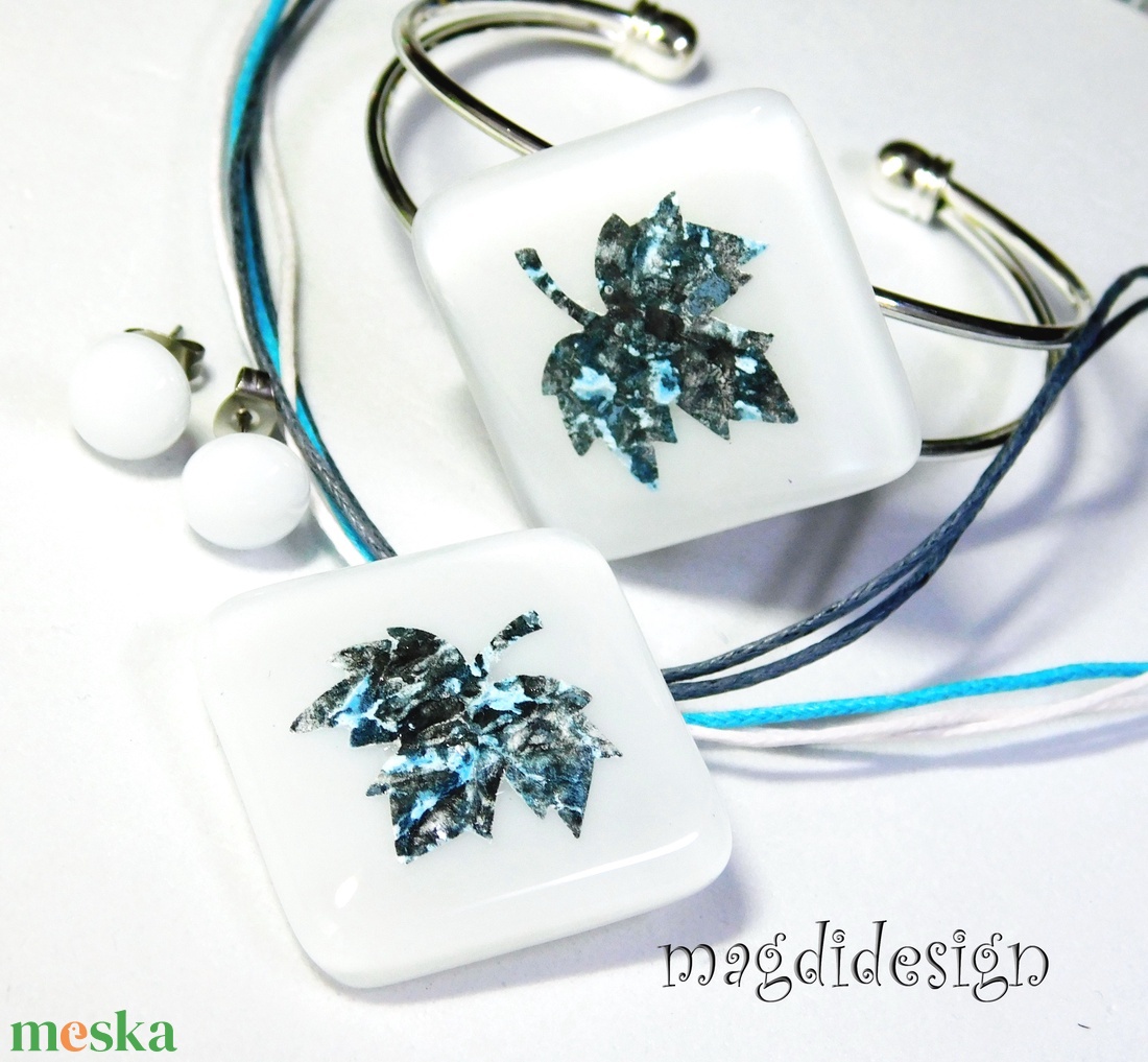 Zizegő levél fehérben üvegékszer szett, nyaklánc, karkötő, stiftes fülbevaló - ékszer - ékszerszett - Meska.hu