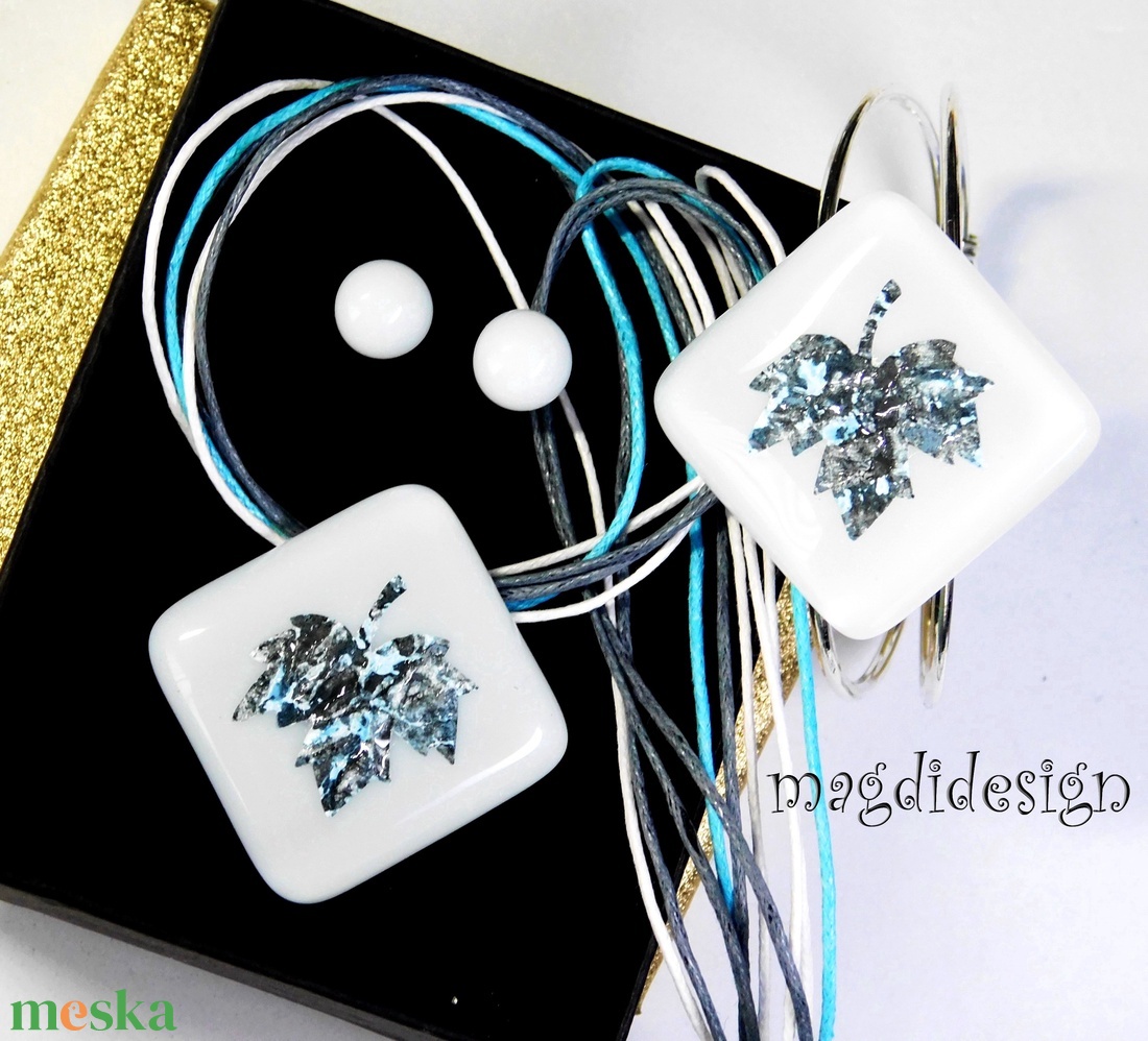 Zizegő levél fehérben üvegékszer szett, nyaklánc, karkötő, stiftes fülbevaló - ékszer - ékszerszett - Meska.hu