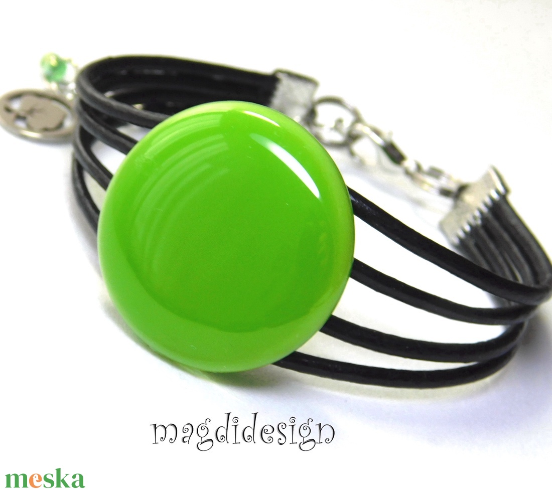 Zöld villanás üvegékszer karkötő - ékszer - karkötő - karkötő medállal - Meska.hu