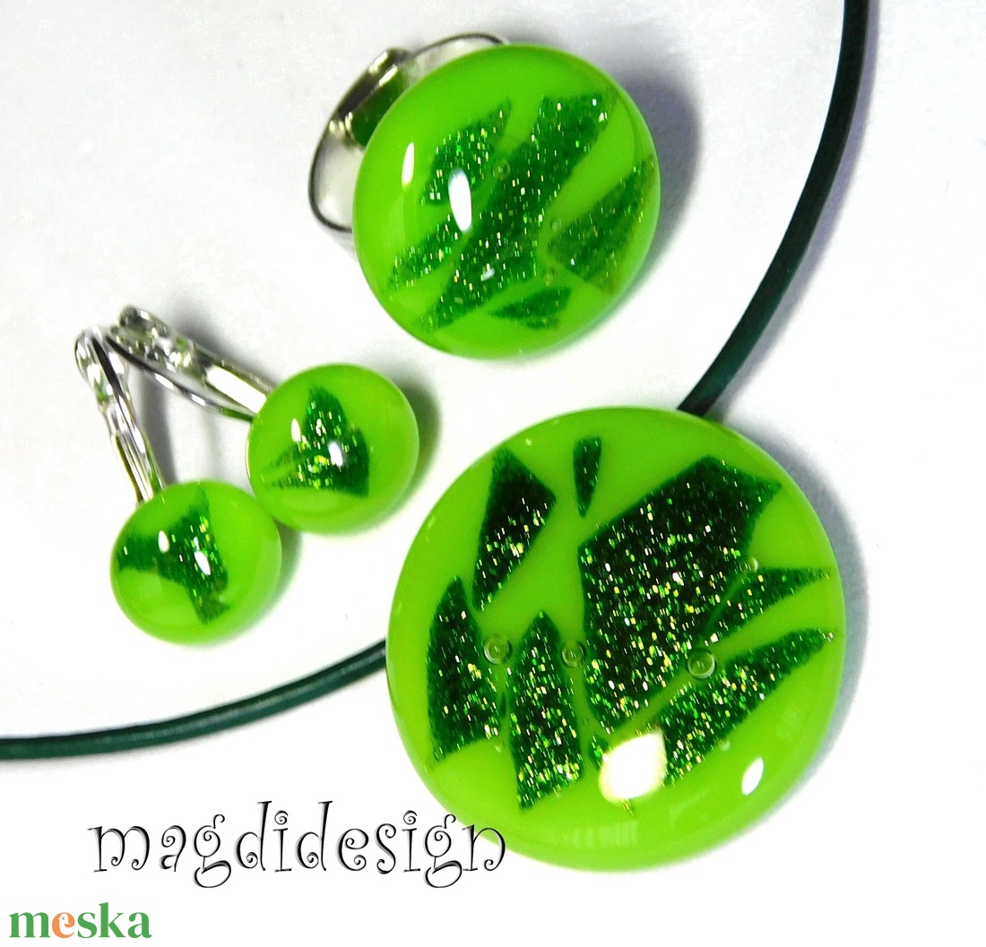 Csillámos zöld villanás üvegékszer szett, nyaklánc, gyűrű, fülbevaló - ékszer - ékszerszett - Meska.hu