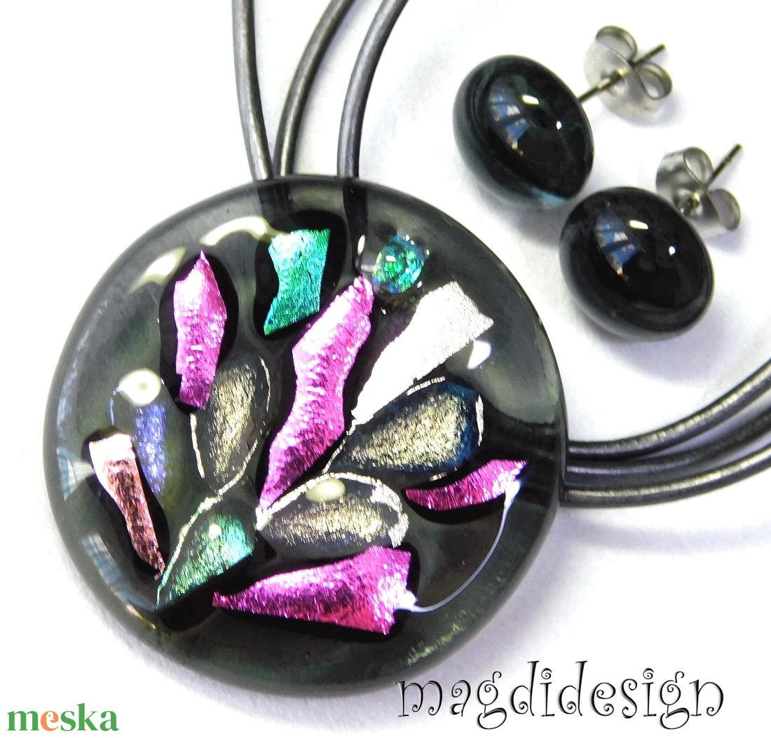 Hulló virágszirmok szürkén üvegékszer szett nyaklánc stiftes fülbevaló - ékszer - ékszerszett - Meska.hu