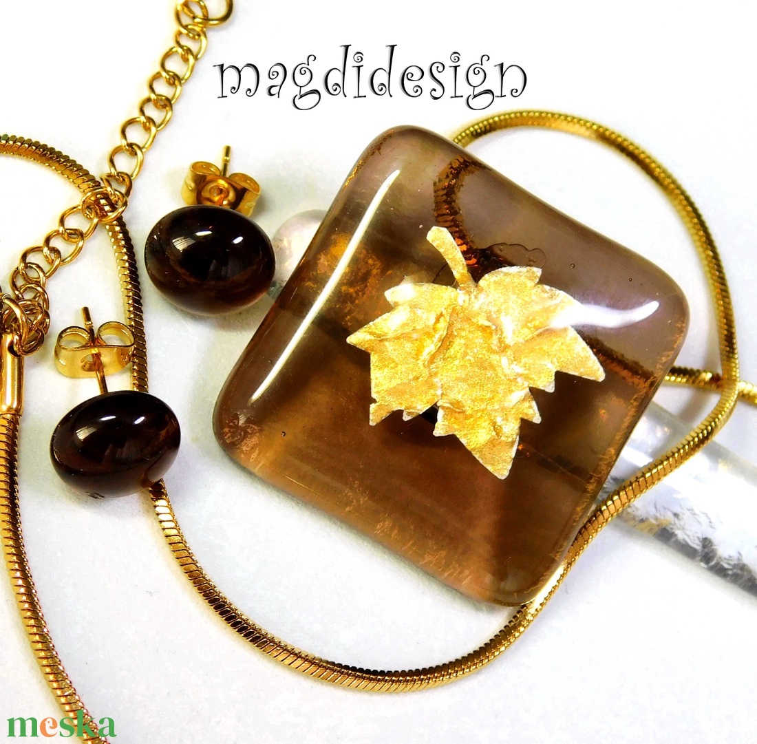 Zizegő arany dichroic levél kávéban üvegékszer szett, nyaklánc, fülbevaló  - ékszer - ékszerszett - Meska.hu