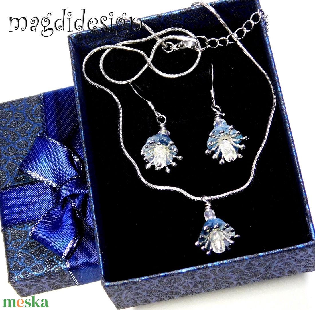Harangvirág nyaklánc, lógós fülbevaló  szett - ékszer - ékszerszett - Meska.hu