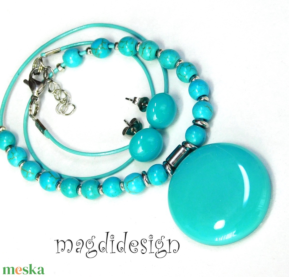 Türkiz ásványgyöngyös üvegékszer szett nyaklánc stiftes fülbevaló - ékszer - ékszerszett - Meska.hu