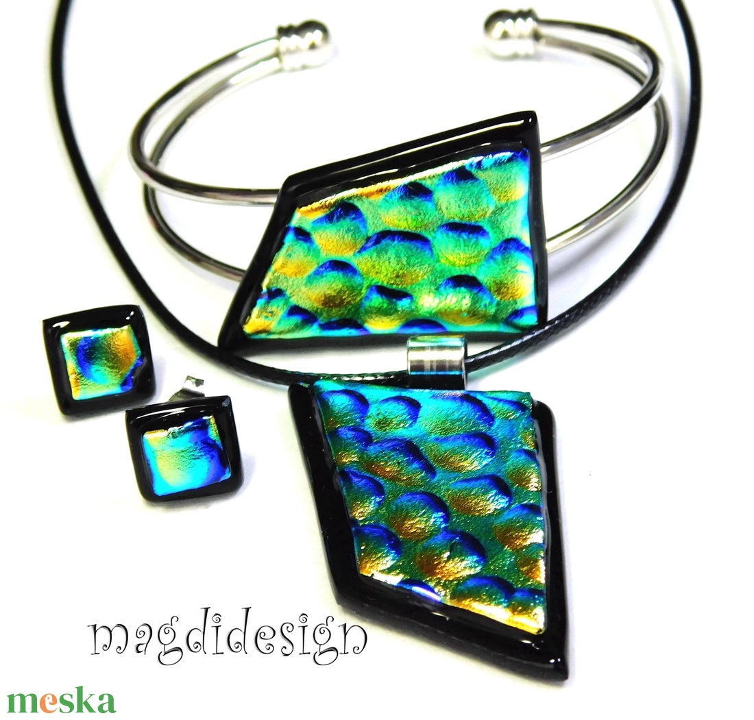 Színjátszó dichroic buborékok üvegékszer szett nyaklánc, karkötő,  stiftes fülbevaló  - ékszer - ékszerszett - Meska.hu