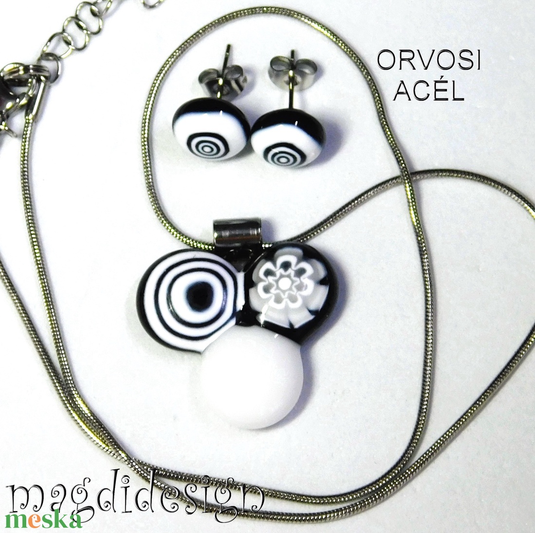 Fekete-fehér bogyós színtrió üvegékszer szett nyaklánc stiftes fülbevaló 1 - ékszer - ékszerszett - Meska.hu