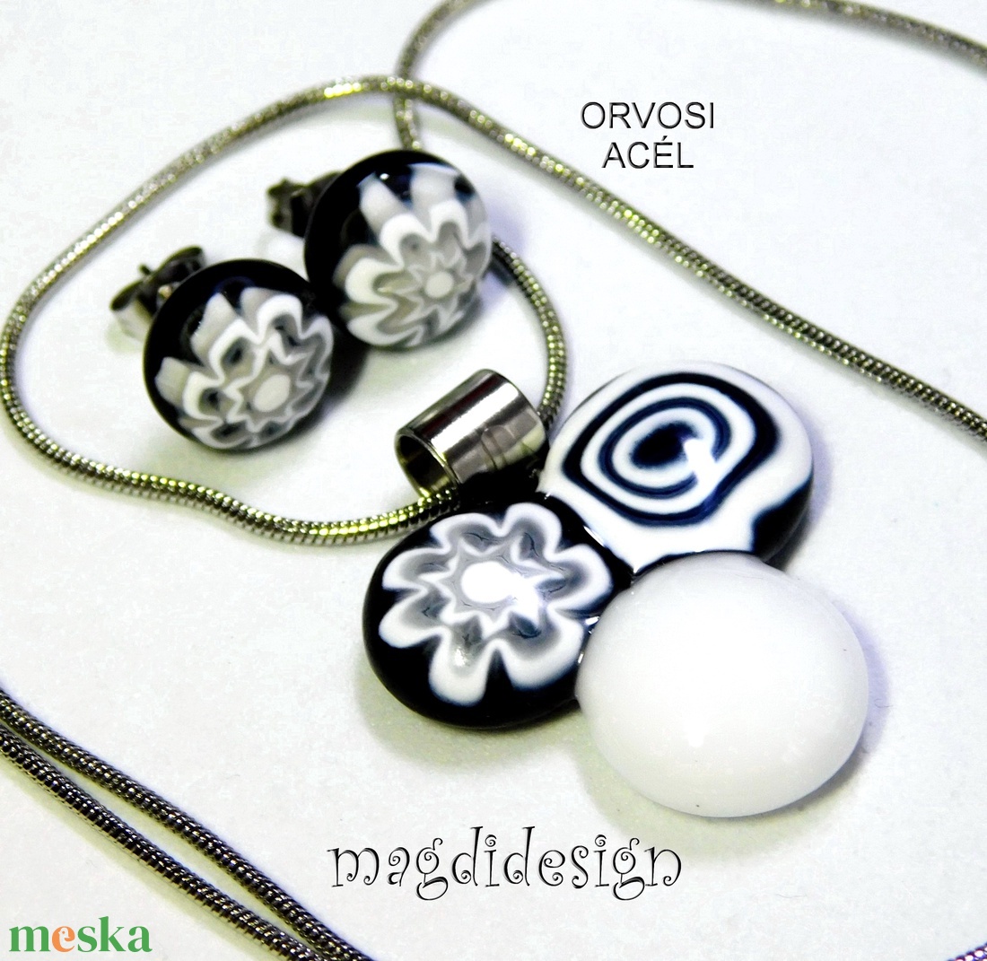 Fekete-fehér bogyós színtrió üvegékszer szett nyaklánc stiftes fülbevaló 3 - ékszer - ékszerszett - Meska.hu