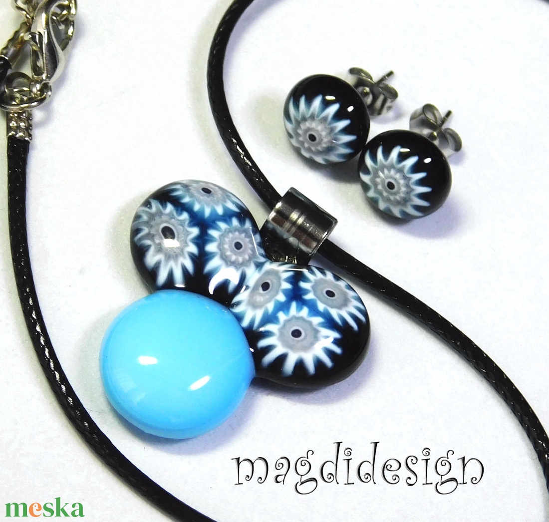 Fekete-kék bogyós színtrió üvegékszer szett nyaklánc stiftes fülbevaló - ékszer - ékszerszett - Meska.hu