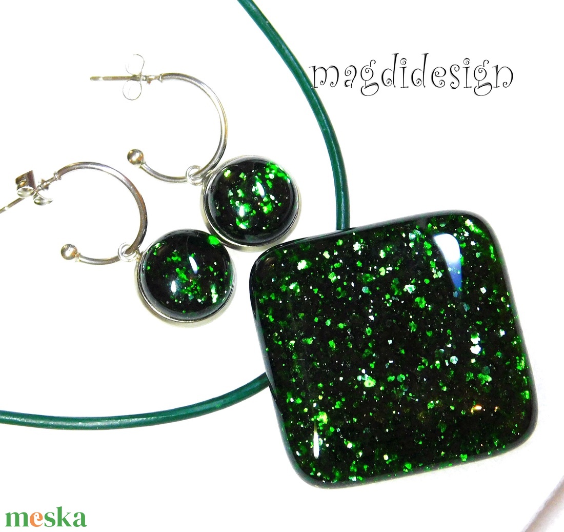 Zöld aventurin csillogás üvegékszer szett, nyaklánc, lógós fülbevaló - ékszer - ékszerszett - Meska.hu