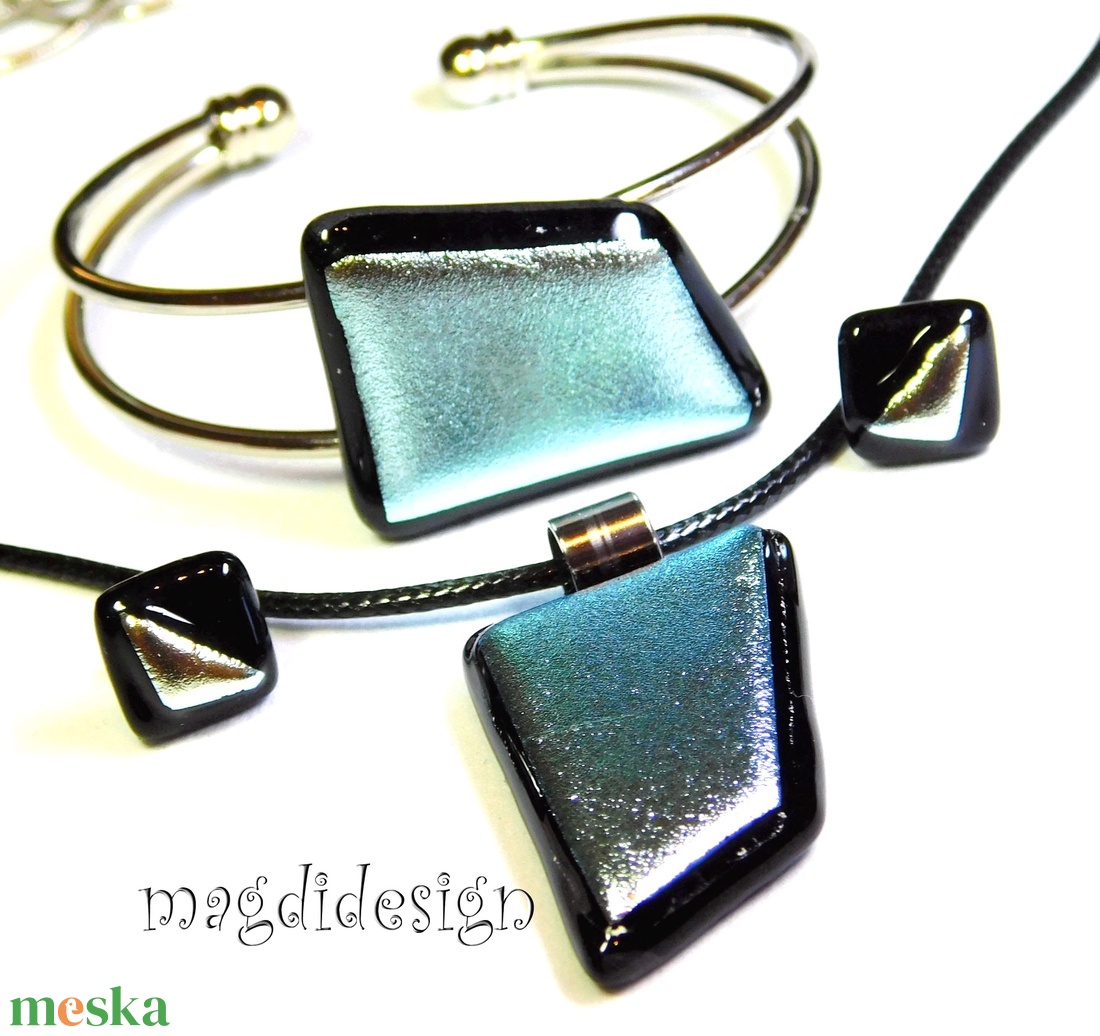 Ezüst dichroic üvegékszer szett nyaklánc, karkötő, stiftes fülbevaló  - ékszer - ékszerszett - Meska.hu