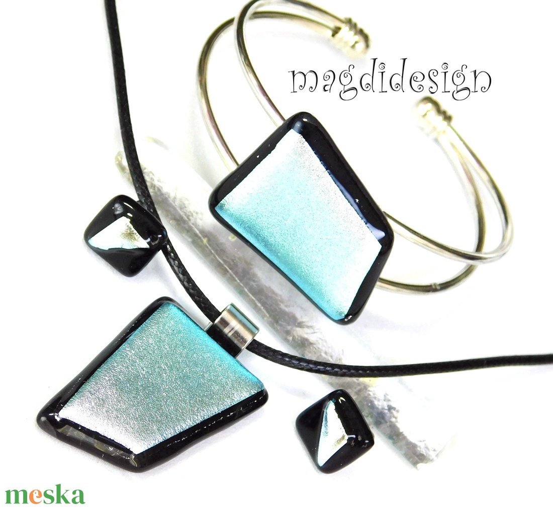 Ezüst dichroic üvegékszer szett nyaklánc, karkötő, stiftes fülbevaló  - ékszer - ékszerszett - Meska.hu