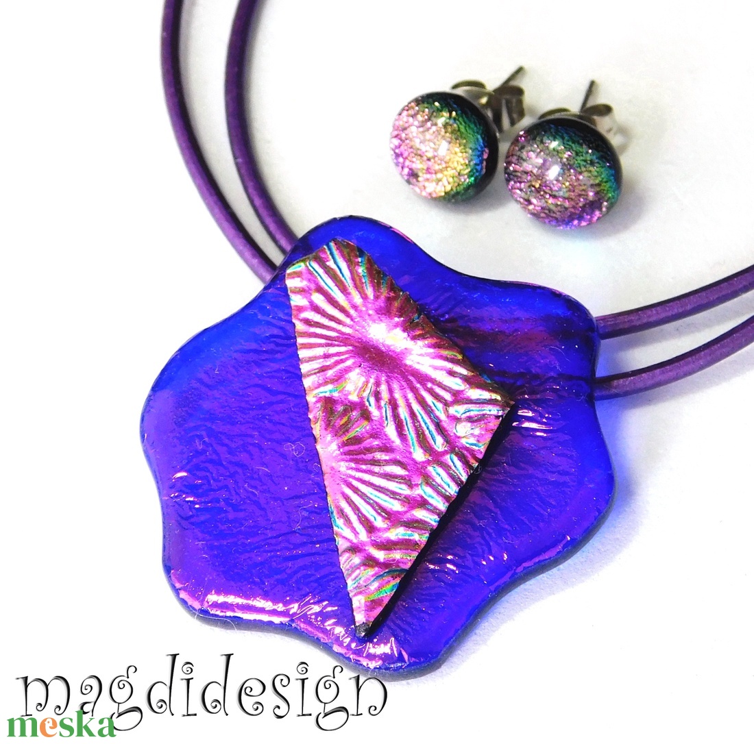 Lila-kék színváltós dichroic üvegékszer szett nyaklánc, stiftes fülbevaló  - ékszer - ékszerszett - Meska.hu