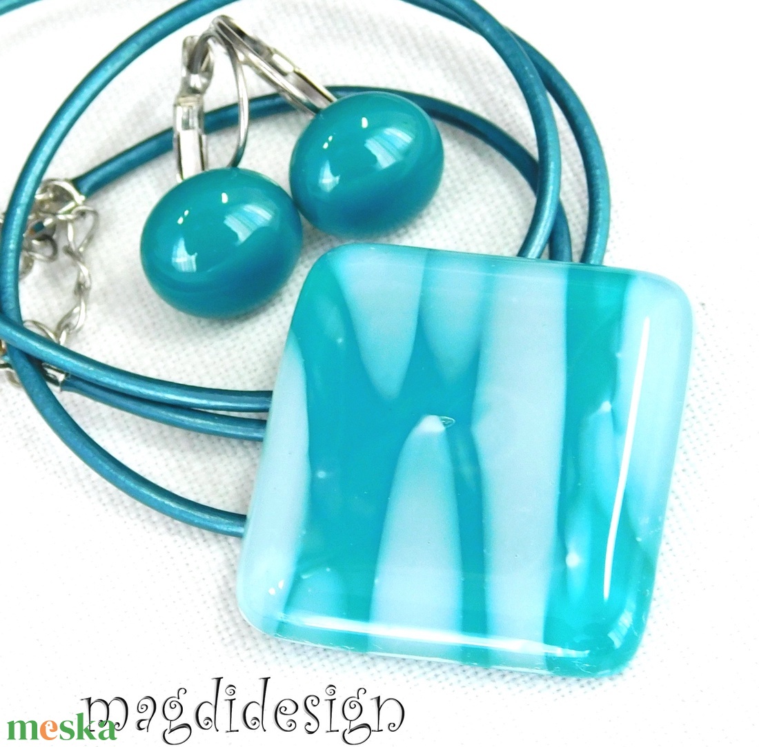 Felhős türkiz üvegékszer szett, nyaklánc, kapcsos fülbevaló  - ékszer - ékszerszett - Meska.hu
