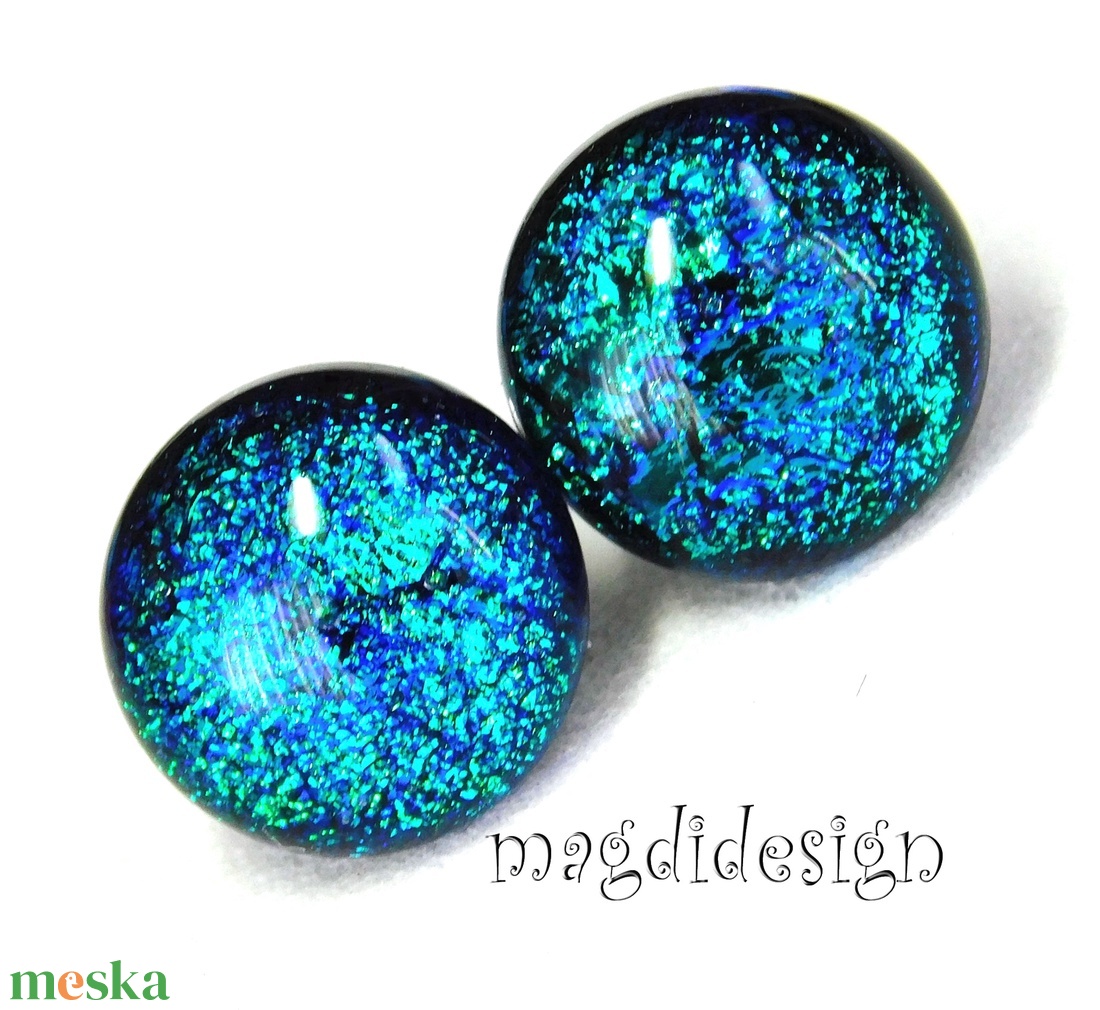 NEMESACÉL! Smaragd csillogás üvegékszer stiftes fülbevaló - ékszer - fülbevaló - pötty fülbevaló - Meska.hu