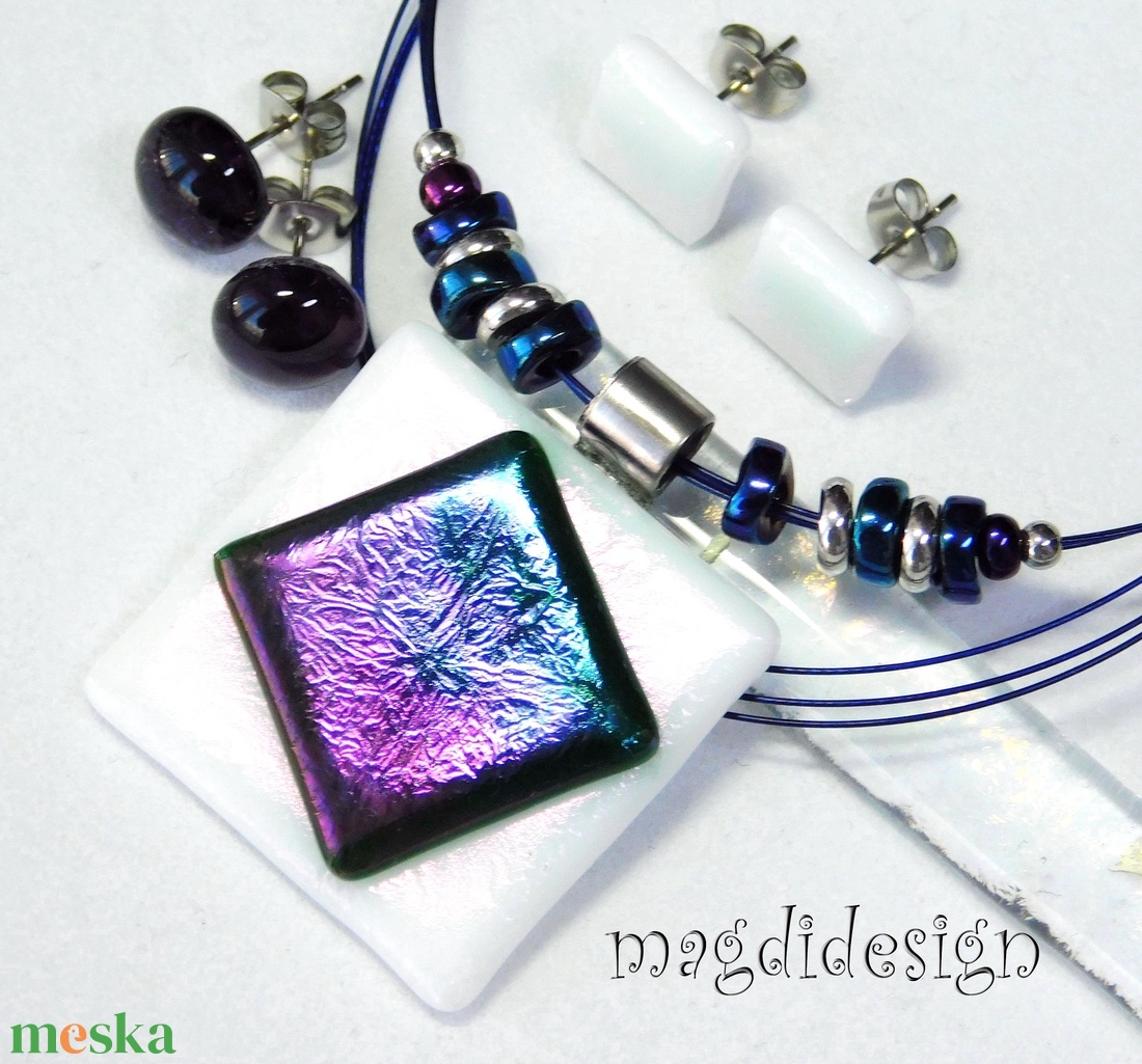 Bíbor-kék fehéren üvegékszer szett nyaklánc 2 pár fülbevaló  - ékszer - ékszerszett - Meska.hu