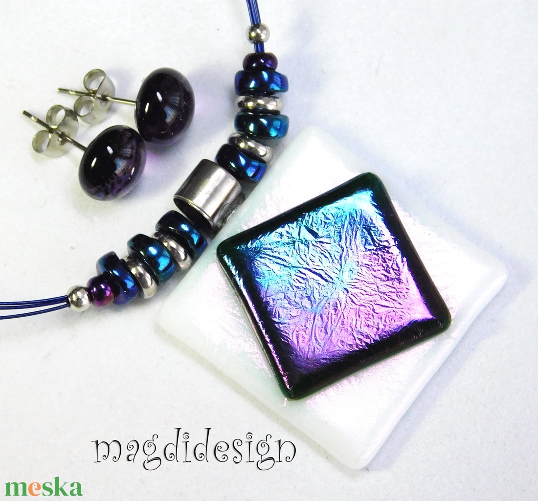 Bíbor-kék fehéren üvegékszer szett nyaklánc 2 pár fülbevaló  - ékszer - ékszerszett - Meska.hu