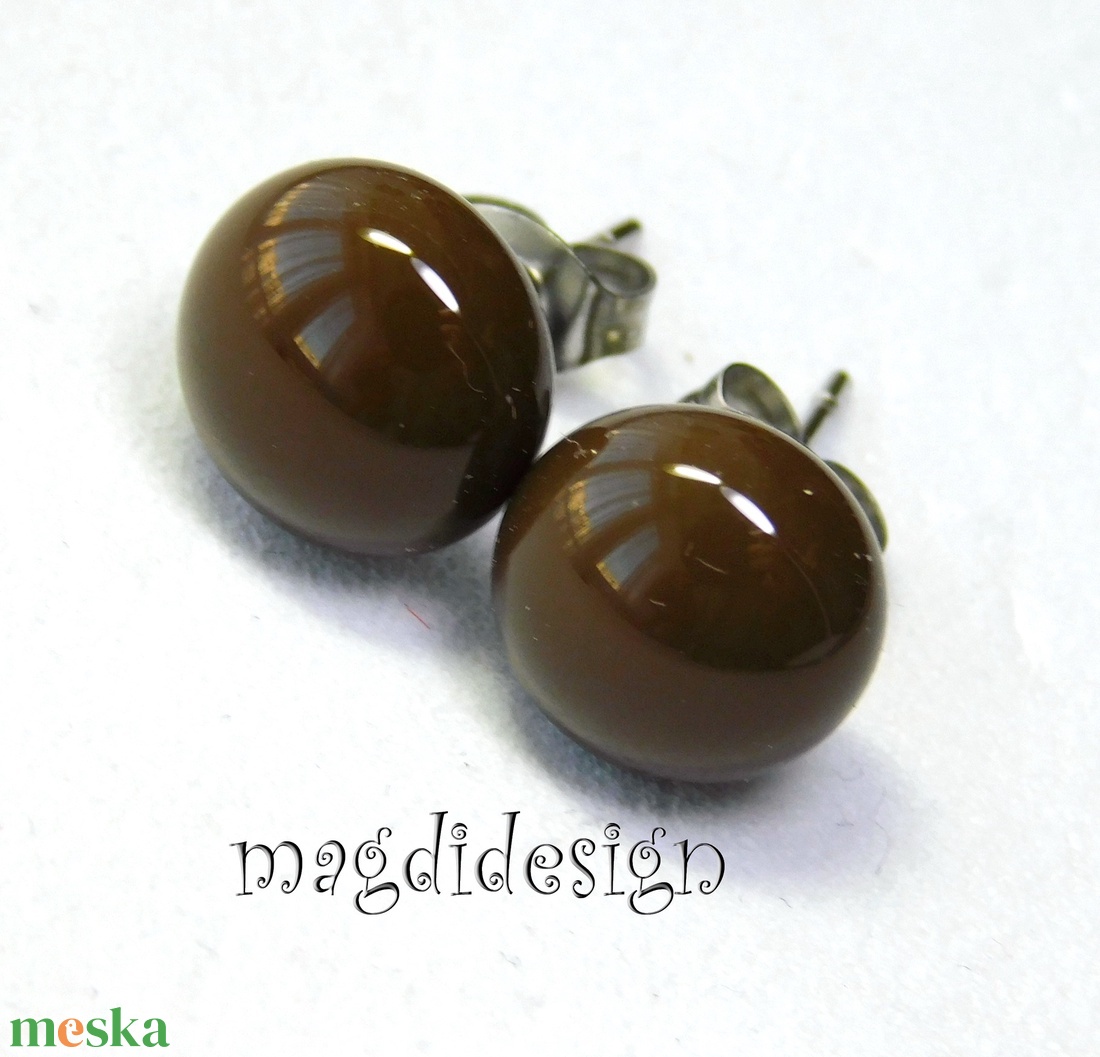 NEMESACÉL! Csokoládébarna üvegékszer pötty fülbevaló  - ékszer - fülbevaló - pötty fülbevaló - Meska.hu