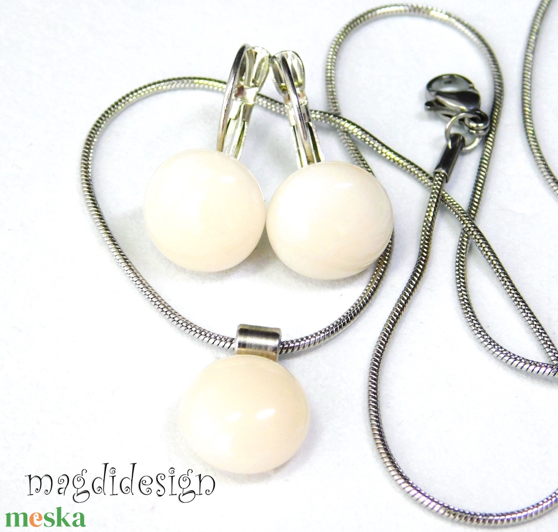 Barackvirág üvegékszer kapcsos fülbevaló  - ékszer - fülbevaló - lógó fülbevaló - Meska.hu