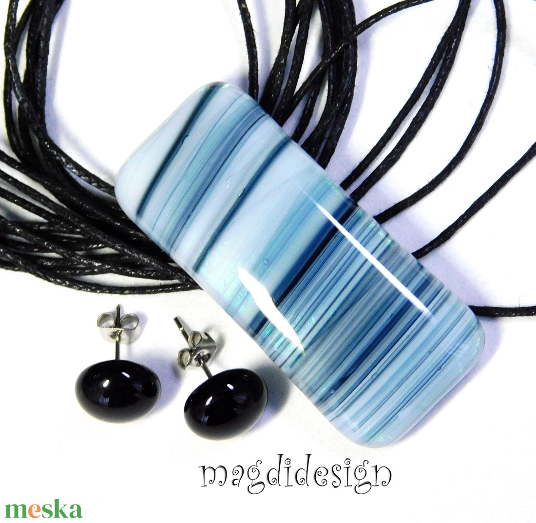 Fekete- fehér-szürke csíkos üvegékszer szett, nyaklánc, stiftes fülbevaló - ékszer - ékszerszett - Meska.hu
