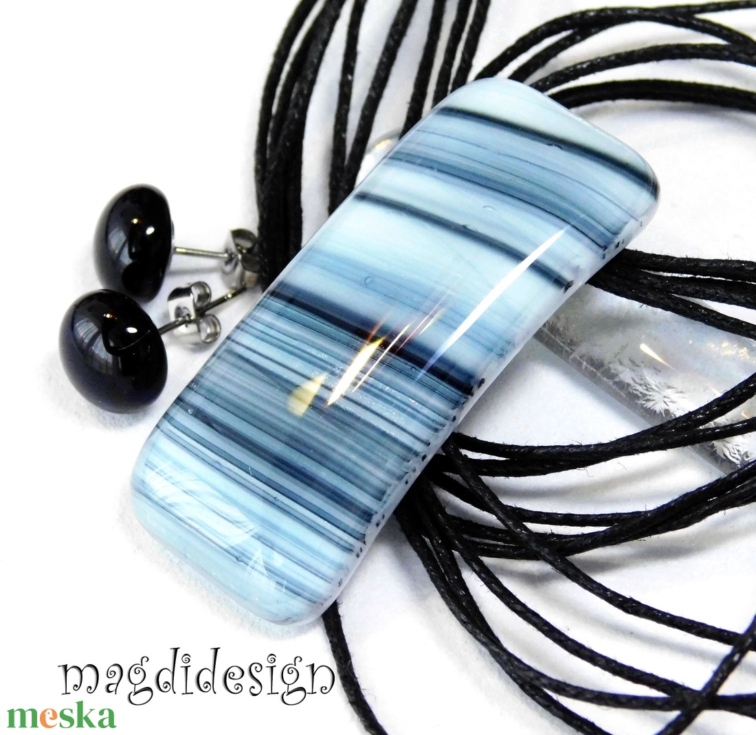 Fekete- fehér-szürke csíkos üvegékszer szett, nyaklánc, stiftes fülbevaló - ékszer - ékszerszett - Meska.hu