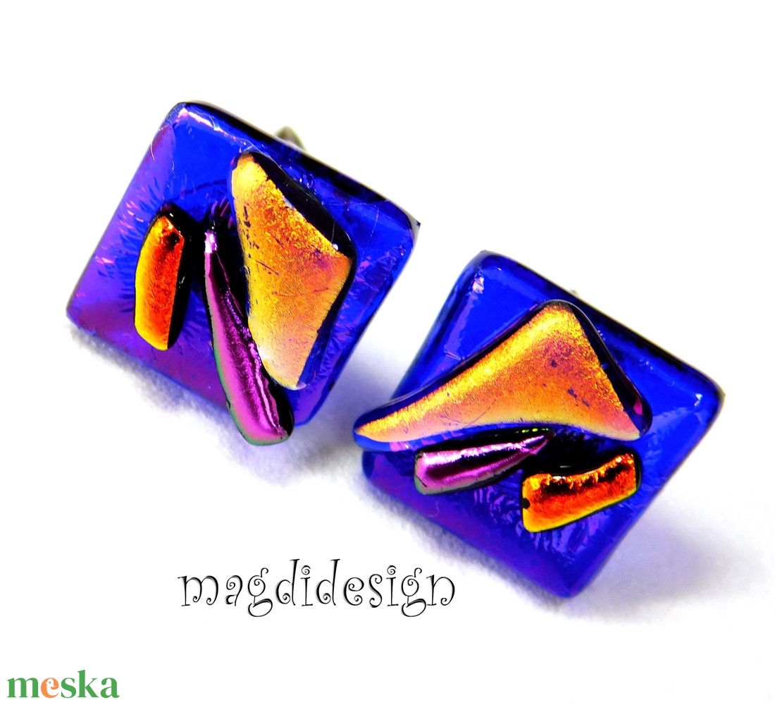 Lila színjátszó dichroic üvegékszer stiftes fülbevaló  - ékszer - fülbevaló - pötty fülbevaló - Meska.hu