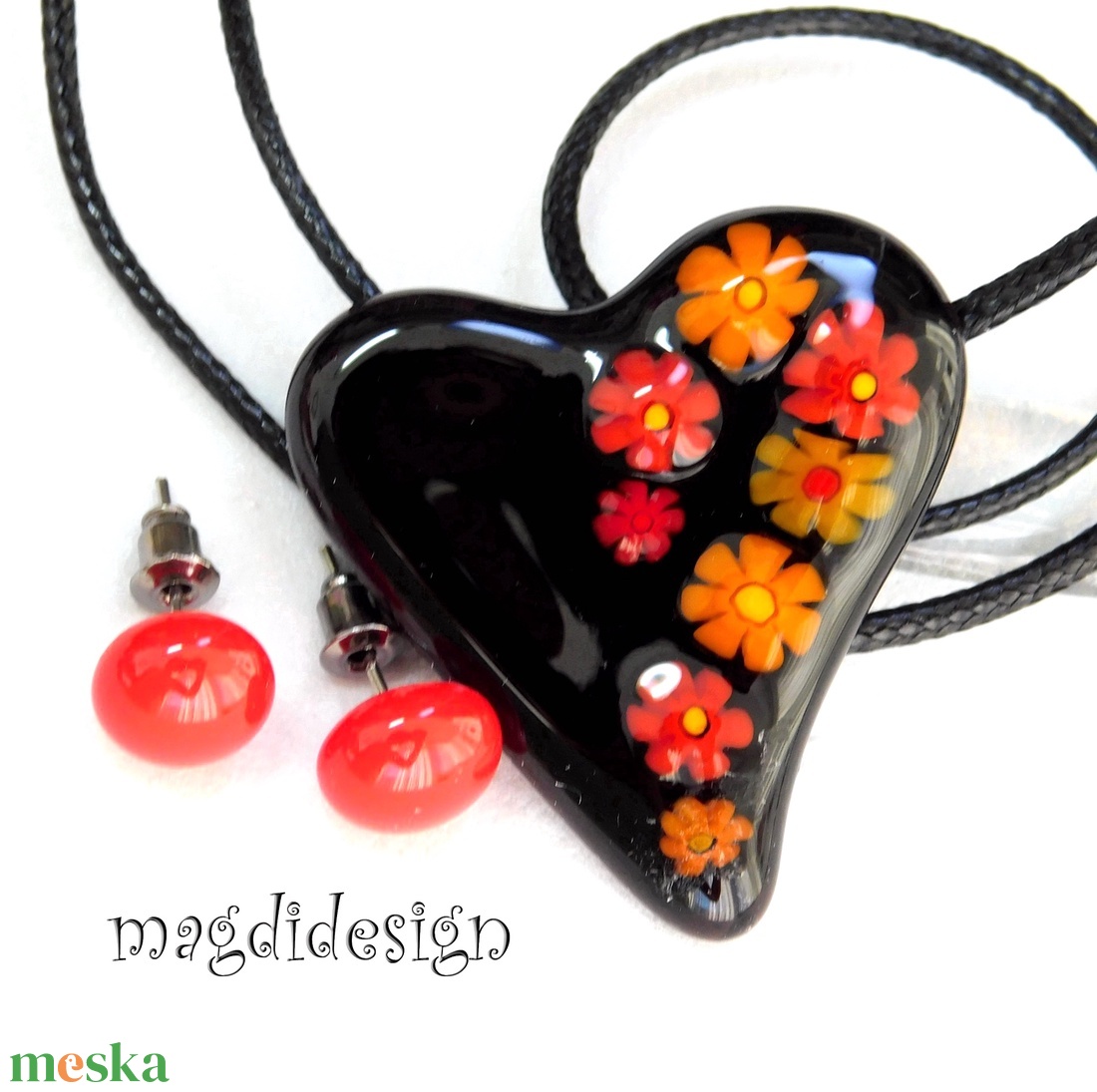 Fekete piros virágos szív üvegékszer szett, nyaklánc, pötty fülbevaló 1 - ékszer - ékszerszett - Meska.hu