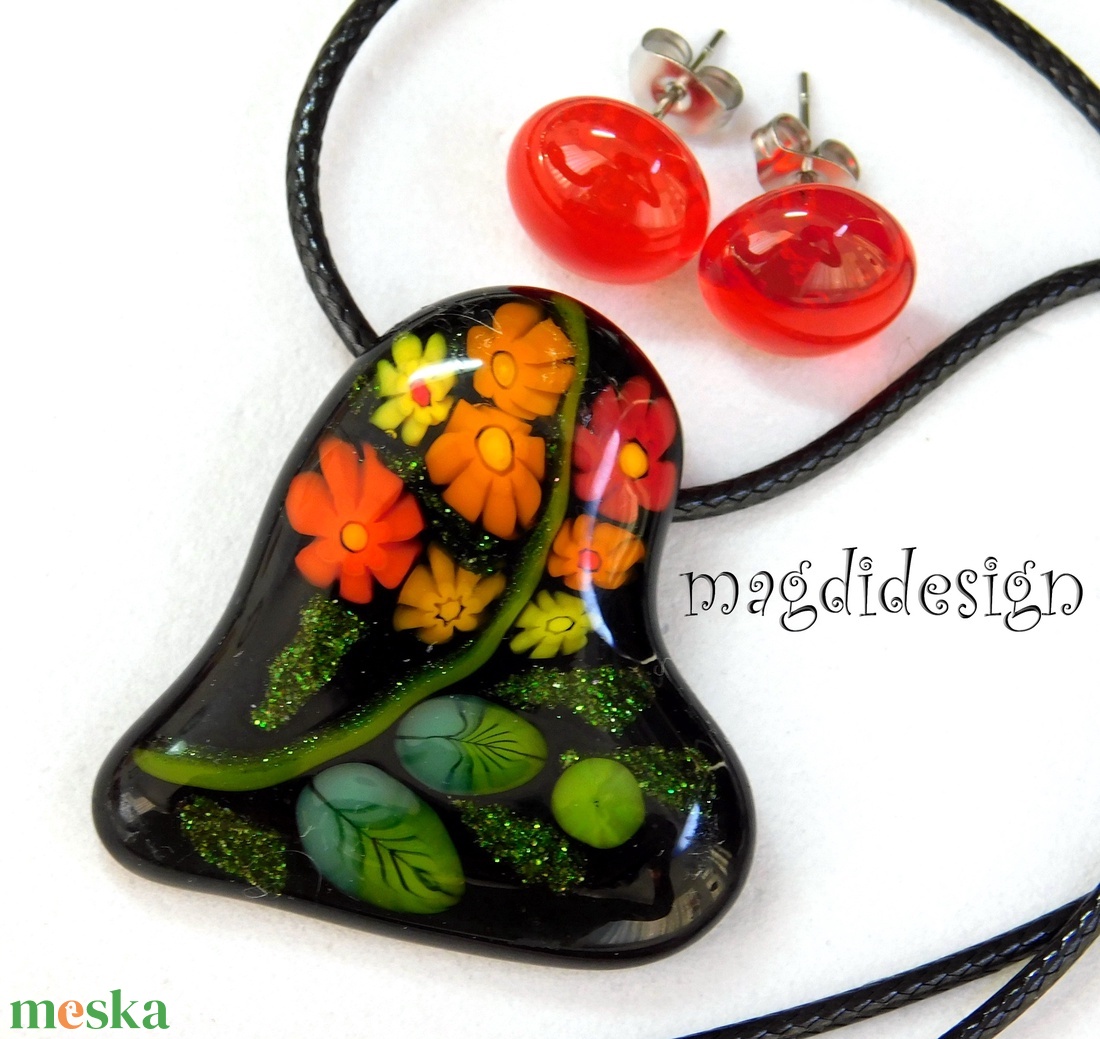 Fekete piros-sárga virágos szív üvegékszer szett, nyaklánc, pötty fülbevaló  - ékszer - ékszerszett - Meska.hu