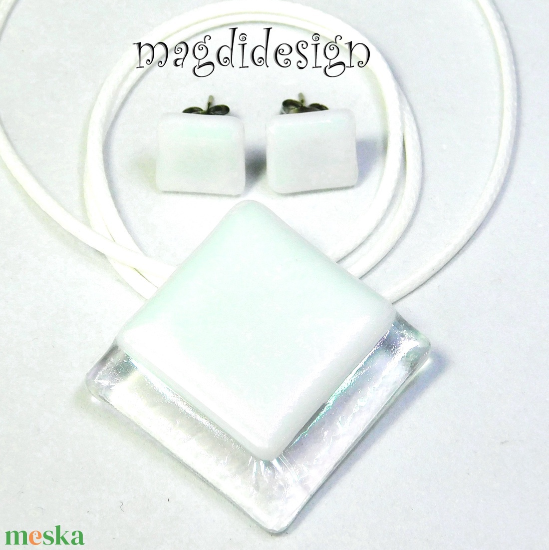 Fehér eozinos üvegékszer szett nyaklánc, stiftes fülbevaló - ékszer - ékszerszett - Meska.hu