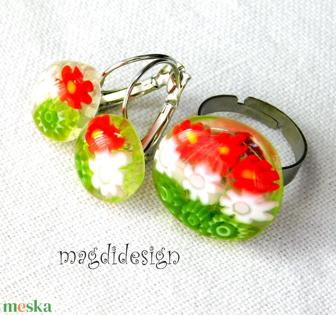   Nemzeti színű -- Piros, fehér, zöld virágos üvegékszer szett gyűrű, kapcsos fülbevaló-- Kokárda - ékszer - ékszerszett - Meska.hu