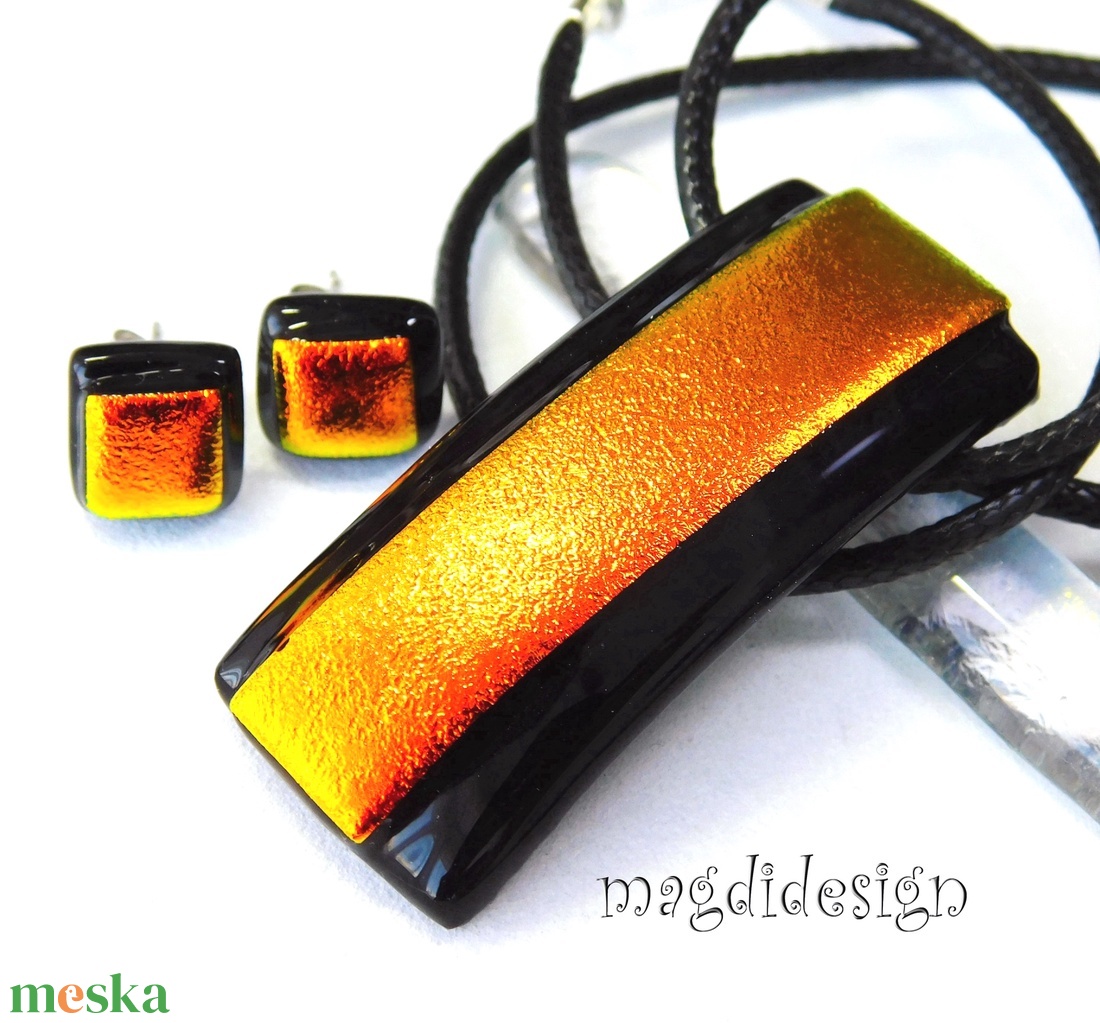 Tüzes narancs feketén dichroic üvegékszer szett stiftes fülbevaló - ékszer - ékszerszett - Meska.hu