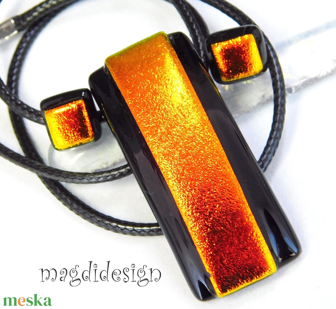 Tüzes narancs feketén dichroic üvegékszer szett stiftes fülbevaló - ékszer - ékszerszett - Meska.hu