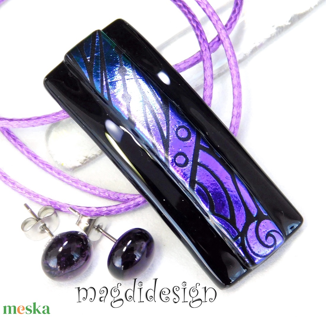 Lila mintás dichroic feketén üvegékszer szett stiftes fülbevaló - ékszer - ékszerszett - Meska.hu