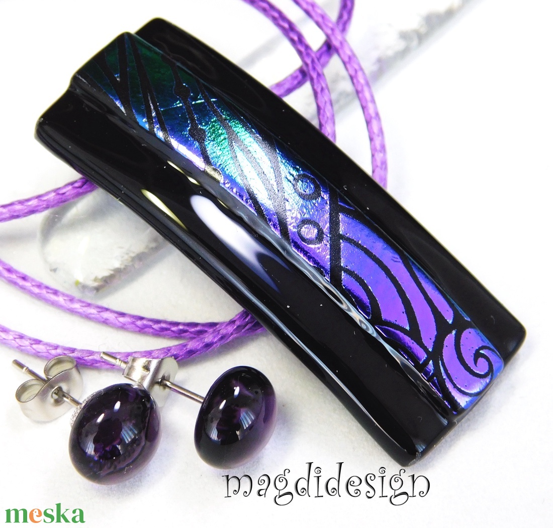 Lila mintás dichroic feketén üvegékszer szett stiftes fülbevaló - ékszer - ékszerszett - Meska.hu