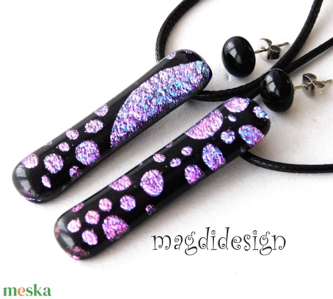 Univerzum kék-rózsaszín feketén üvegékszer nyaklánc - ékszer - nyaklánc - medálos nyaklánc - Meska.hu