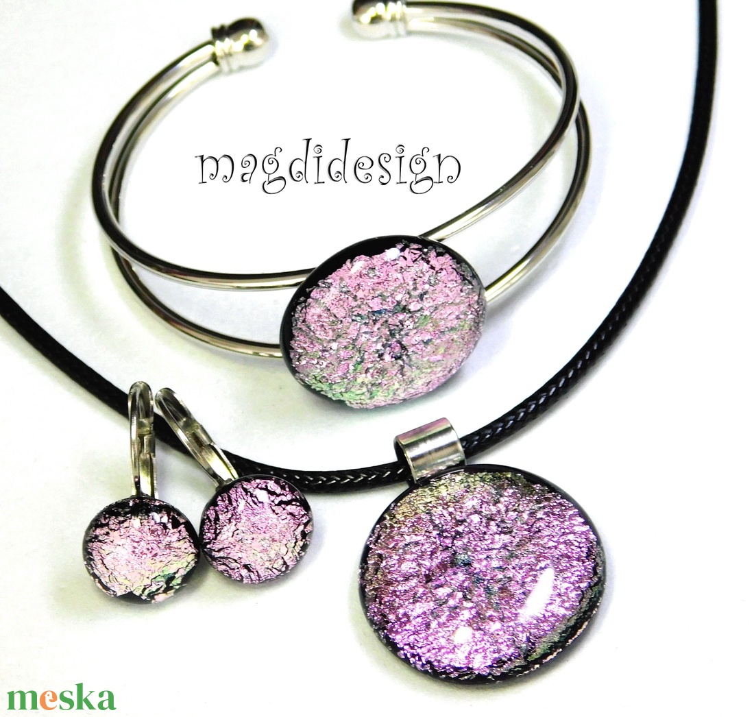 Szikrázó rózsaszín dichroic üvegékszer szett nyaklánc, karkötő, kapcsos fülbevaló  - ékszer - ékszerszett - Meska.hu