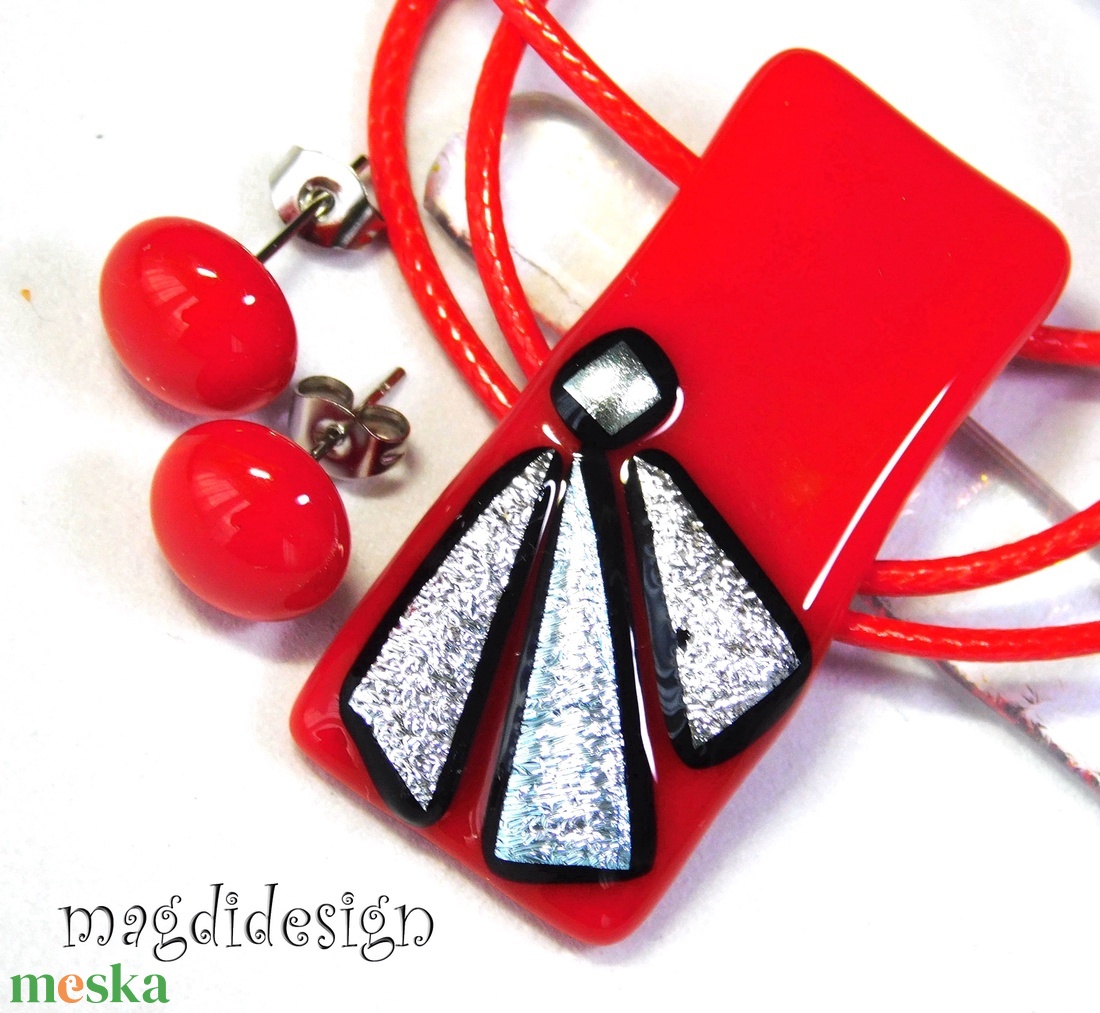 Ezüst szögek meggypirosban üvegékszer szett 1 - ékszer - ékszerszett - Meska.hu