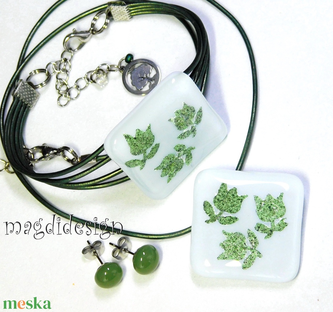 Tulipánkert üvegékszer szett nyaklánc, karkötő, stiftes fülbevaló  - ékszer - ékszerszett - Meska.hu