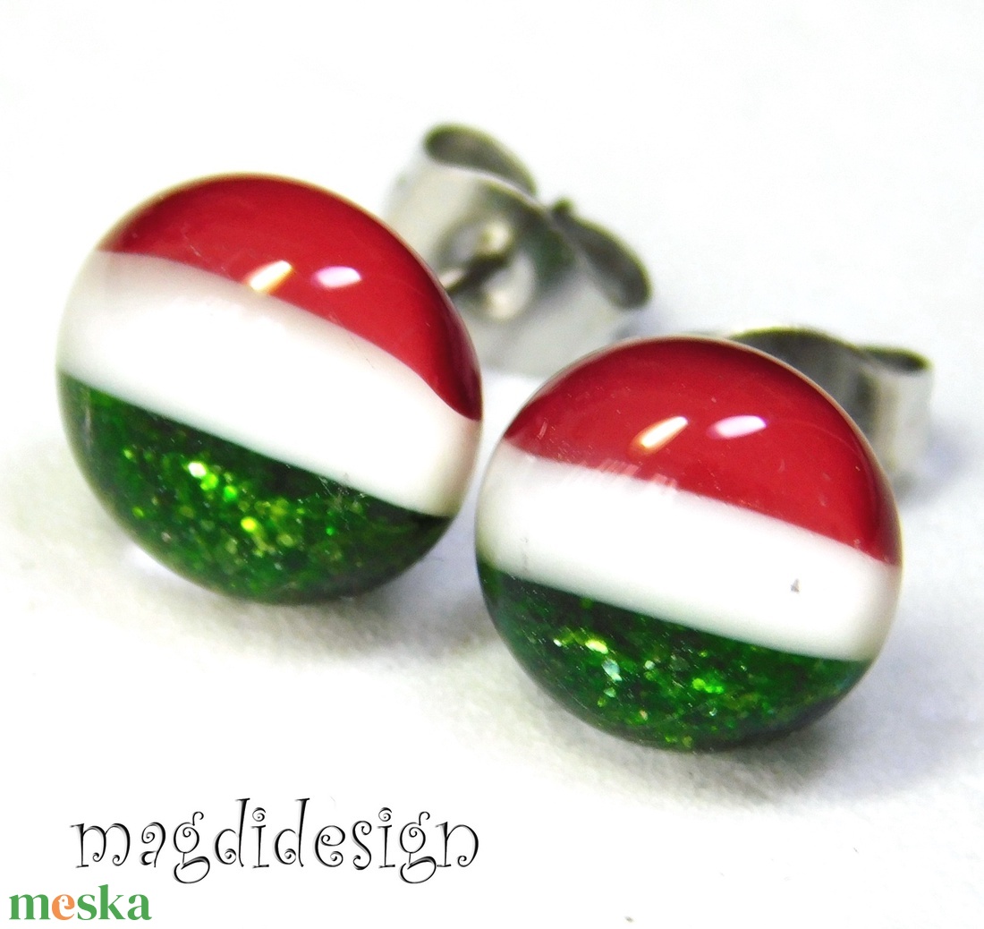 Nemzeti színű --Piros, fehér, zöld üvegékszer pötty fülbevaló ORVOSI ACÉL  --Kokárda - ékszer - fülbevaló - pötty fülbevaló - Meska.hu