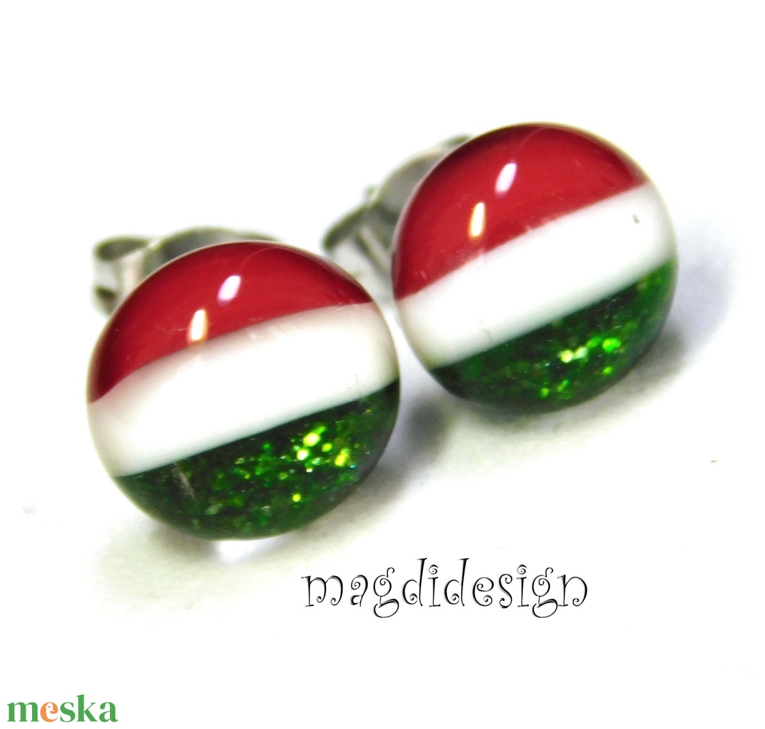 Nemzeti színű --Piros, fehér, zöld üvegékszer pötty fülbevaló ORVOSI ACÉL  --Kokárda - ékszer - fülbevaló - pötty fülbevaló - Meska.hu