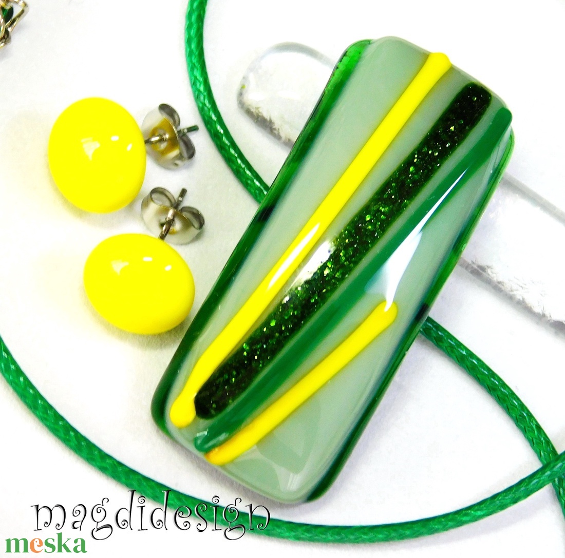 Csillámos kikelet üvegékszer szett nyaklánc, stiftes fülbevaló - ékszer - ékszerszett - Meska.hu