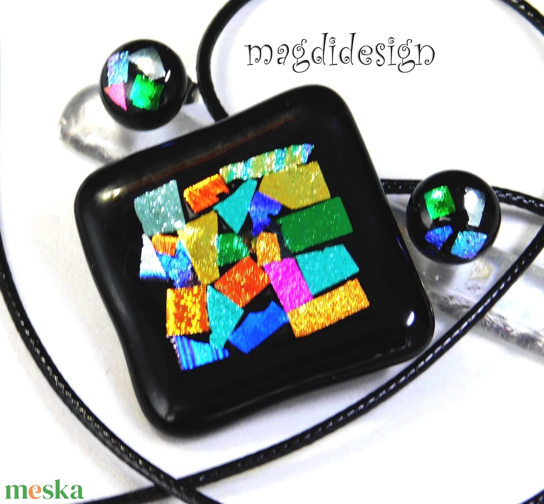 Keretbe zárt maxi dichroic színkavalkád üvegékszer szett nyaklánc, pötty fülbevaló - ékszer - ékszerszett - Meska.hu