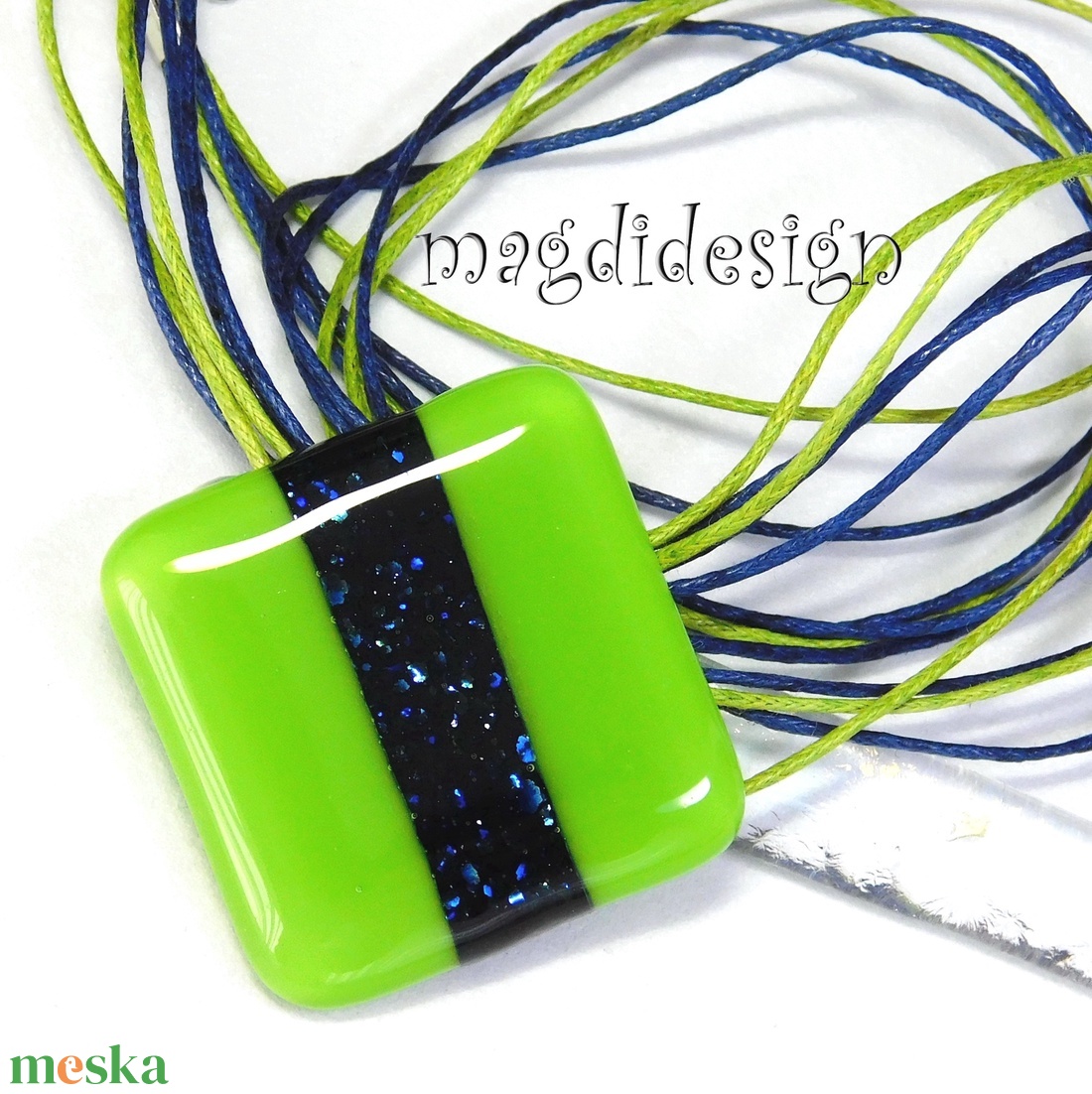 Zöld-kék aventurin csíkos üvegékszer nyaklánc - ékszer - nyaklánc - medálos nyaklánc - Meska.hu