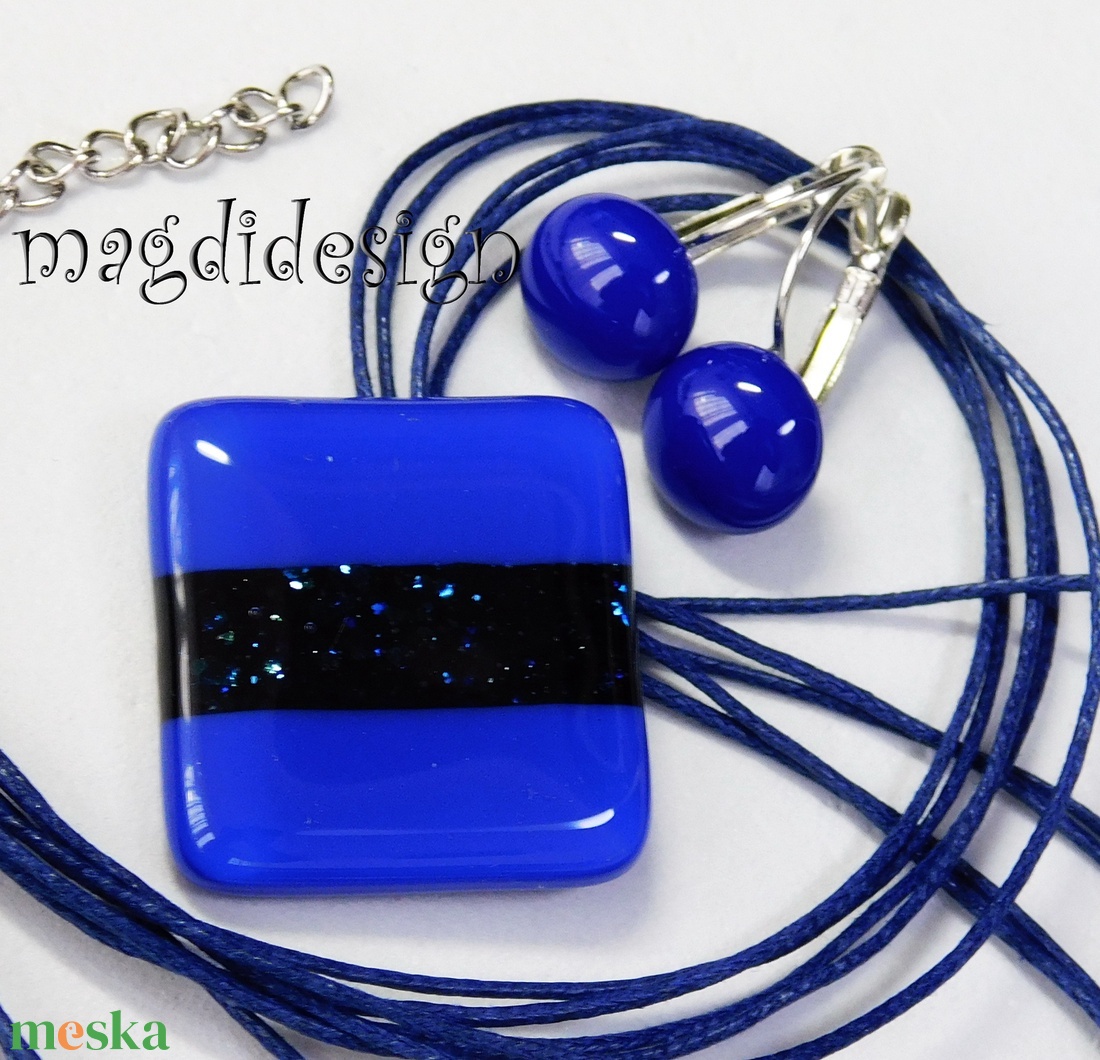 Király-kék aventurin csíkos üvegékszer szett, nyaklánc, kapcsos fülbevaló - ékszer - ékszerszett - Meska.hu