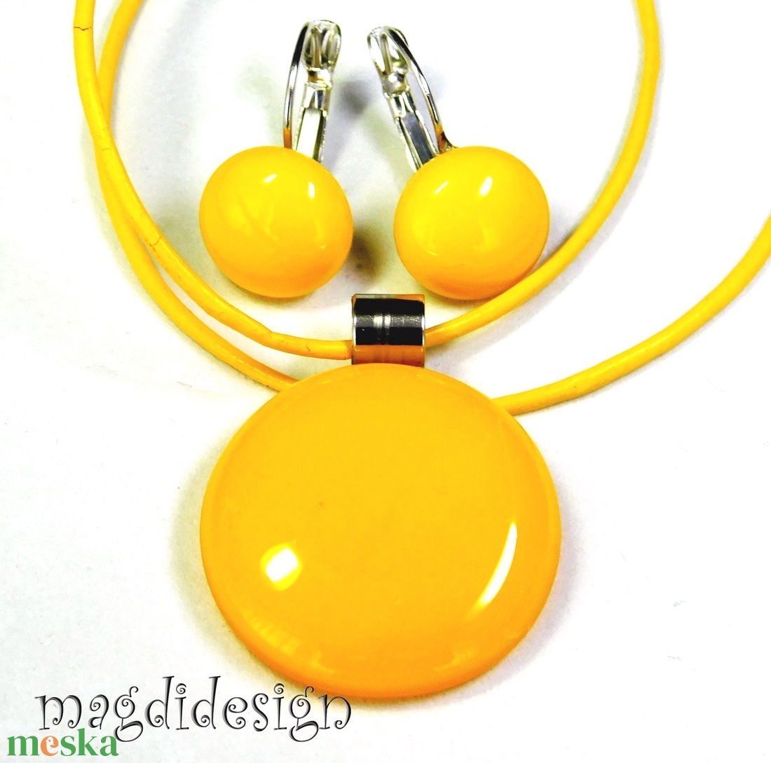 Napsárga üvegékszer szett, nyaklánc kapcsos fülbevaló  - ékszer - ékszerszett - Meska.hu