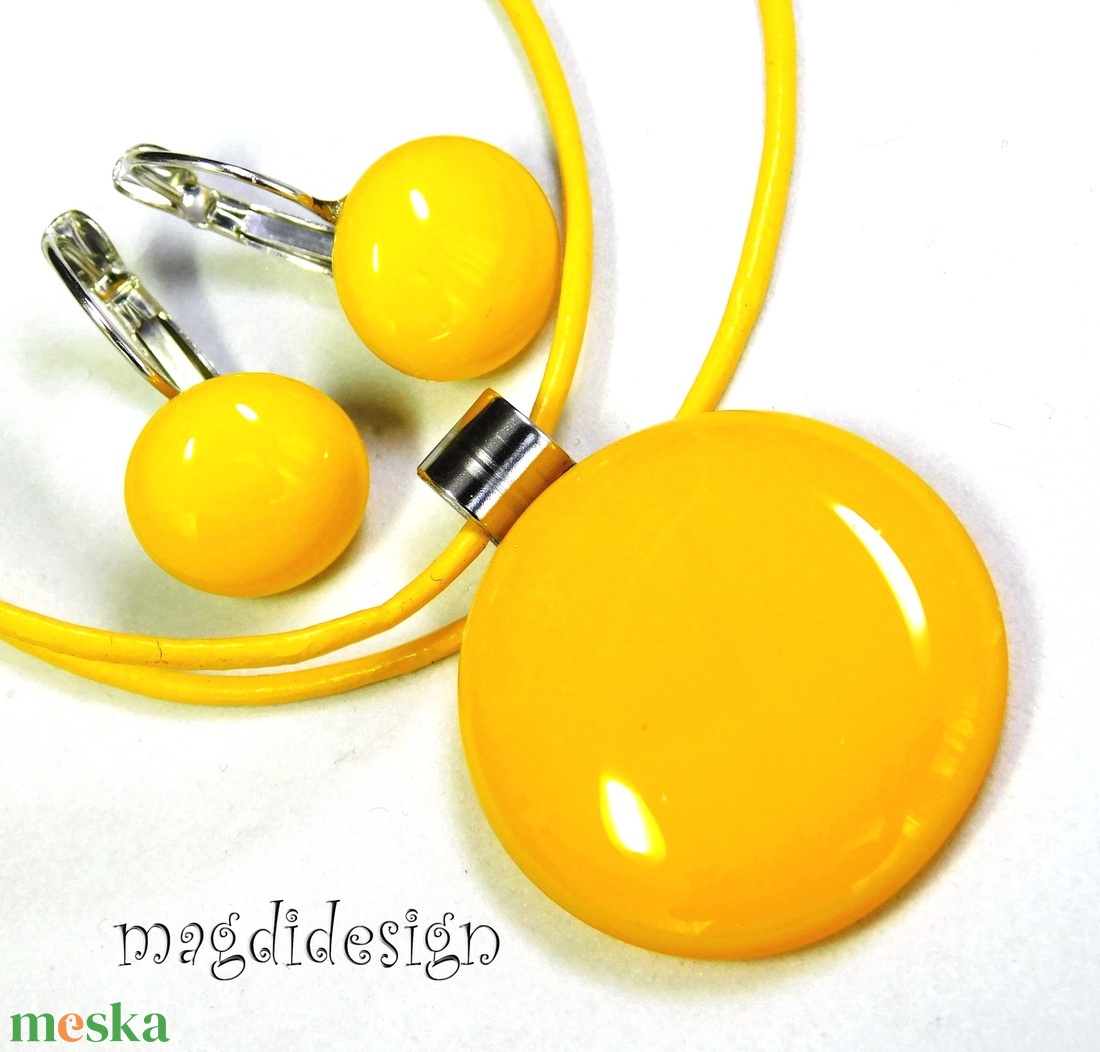 Napsárga üvegékszer szett, nyaklánc kapcsos fülbevaló  - ékszer - ékszerszett - Meska.hu