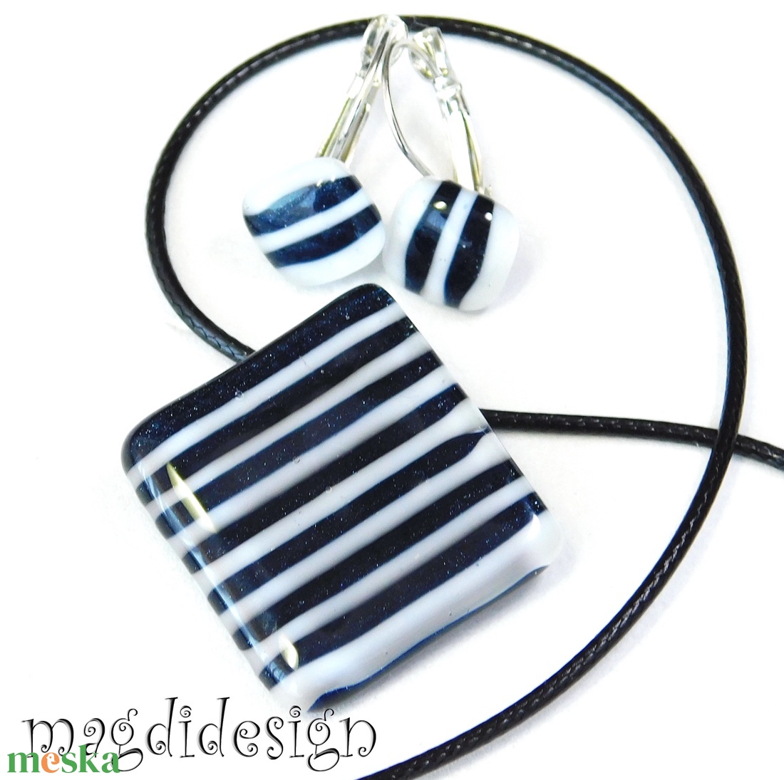 Tengerész csíkos üvegékszer szett, nyaklánc, kapcsos fülbevaló - ékszer - ékszerszett - Meska.hu
