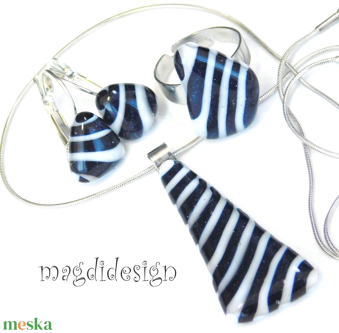 Tengerész csíkos üvegékszer szett, nyaklánc, gyűrű, kapcsos fülbevaló - ékszer - ékszerszett - Meska.hu
