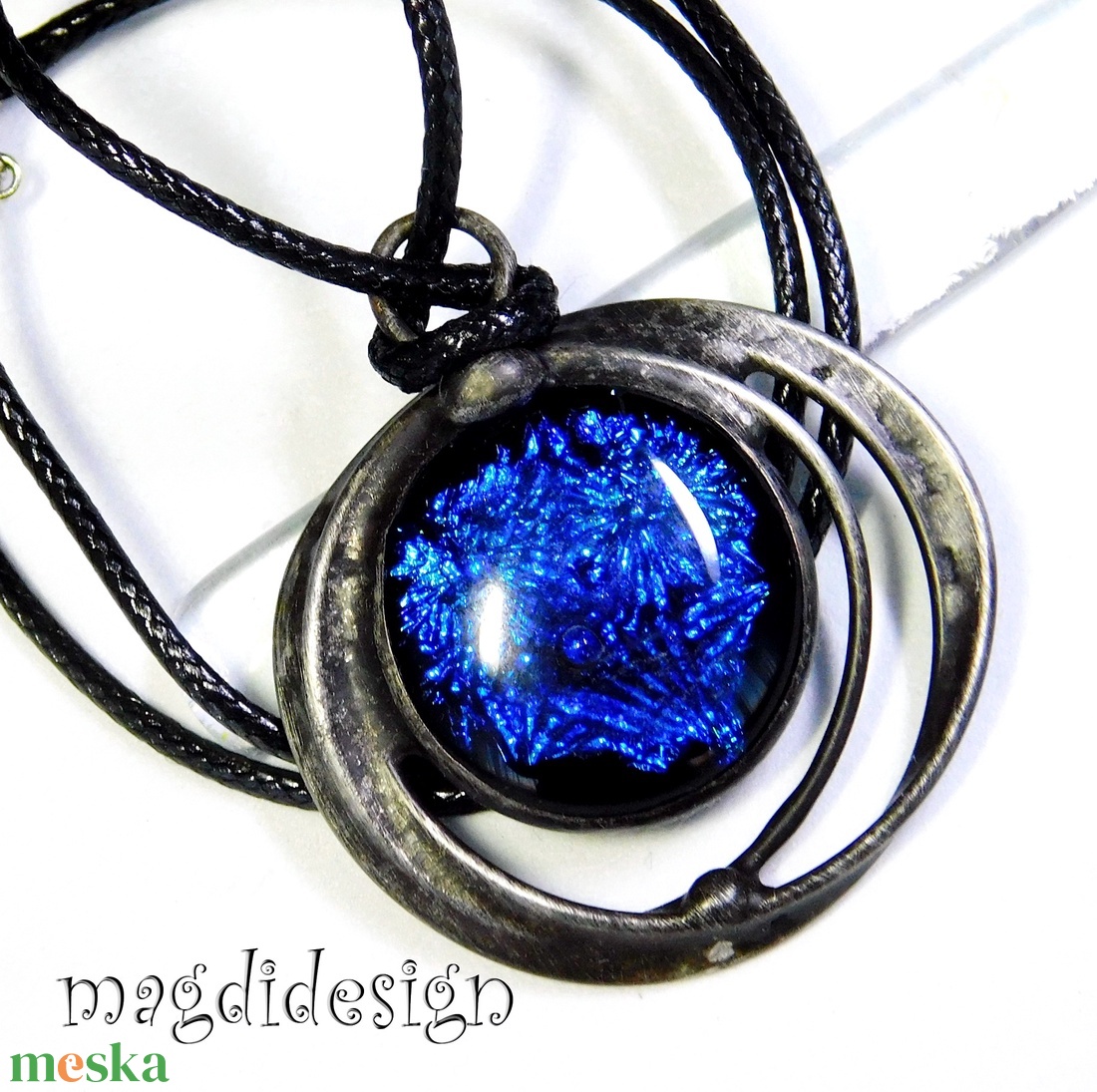 Fekete-kék bolygó üvegékszer nyaklánc - ékszer - nyaklánc - medálos nyaklánc - Meska.hu