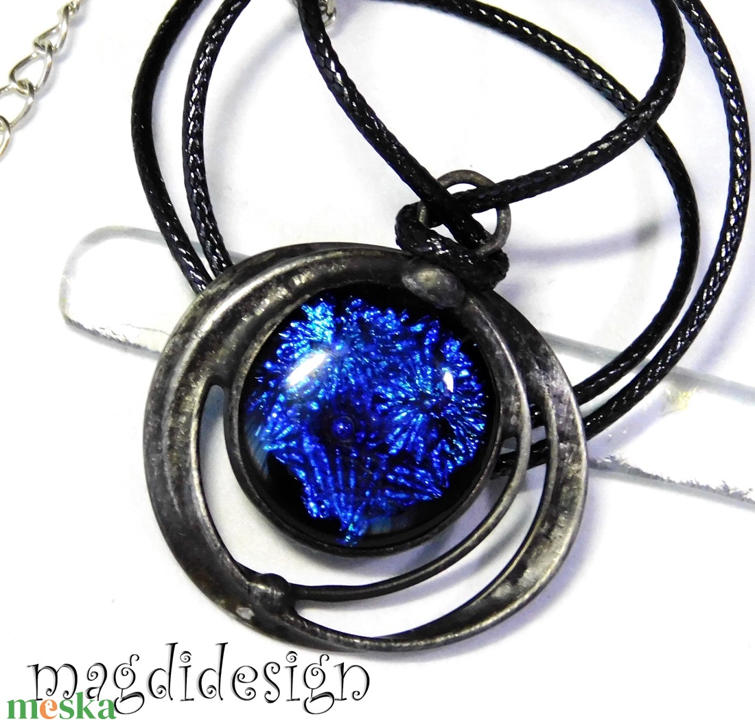 Fekete-kék bolygó üvegékszer nyaklánc - ékszer - nyaklánc - medálos nyaklánc - Meska.hu